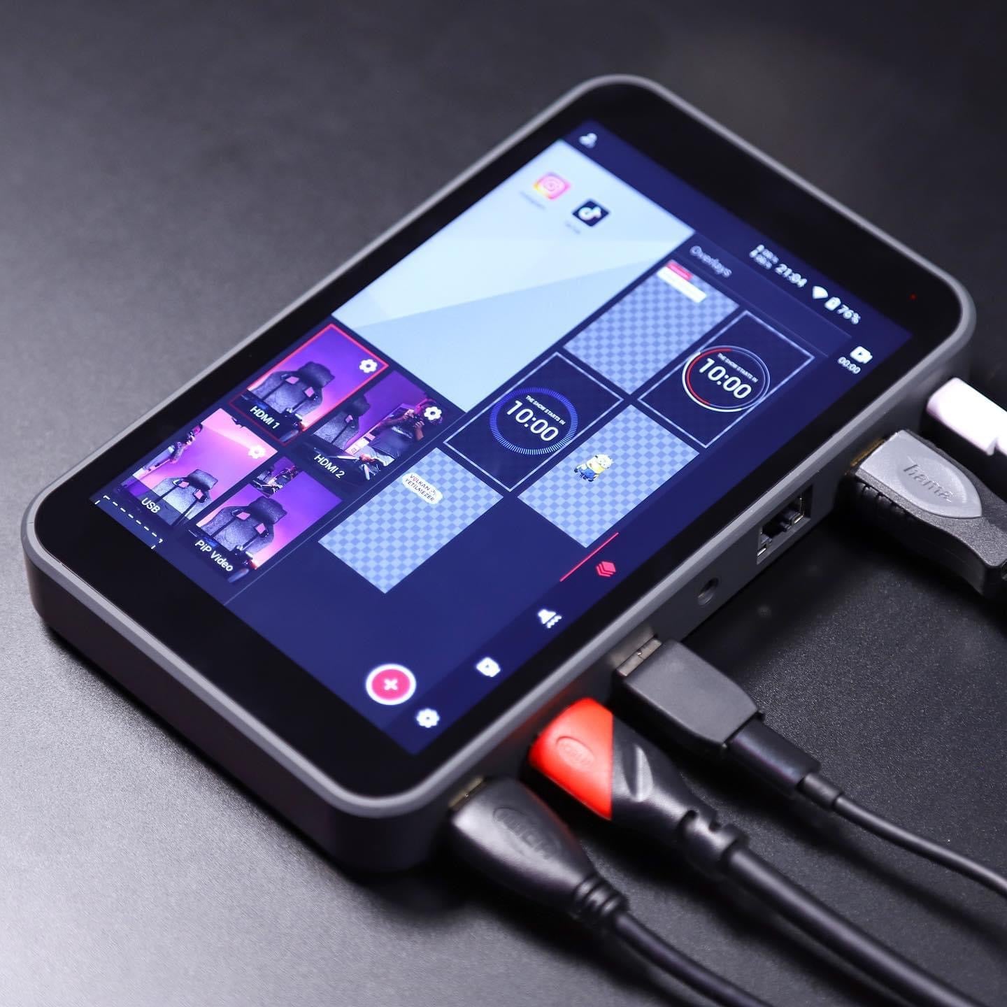 YoloLiv Instream Social Media Multicamera device