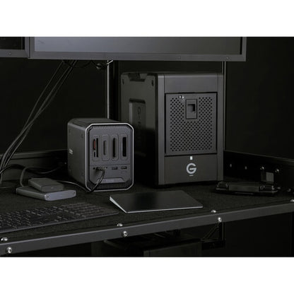 SanDisk Professional PRO-DOCK 4 Reader Docking Station